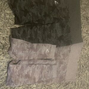 Black and Purple Leggings with Sleek Design
